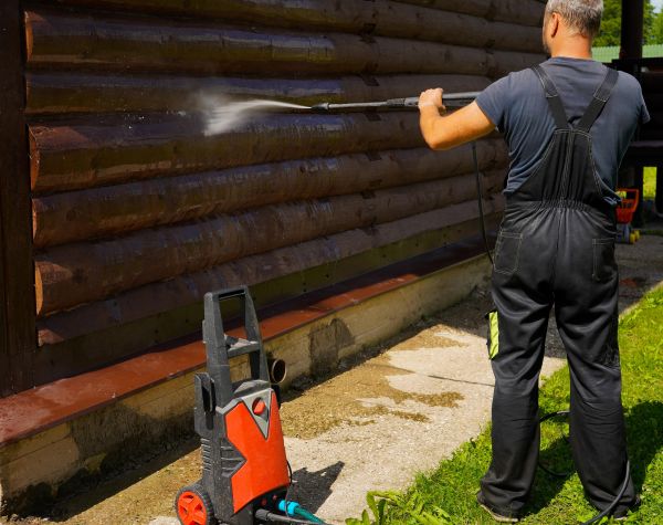 Log Home Pressure Washing in Dawsonville